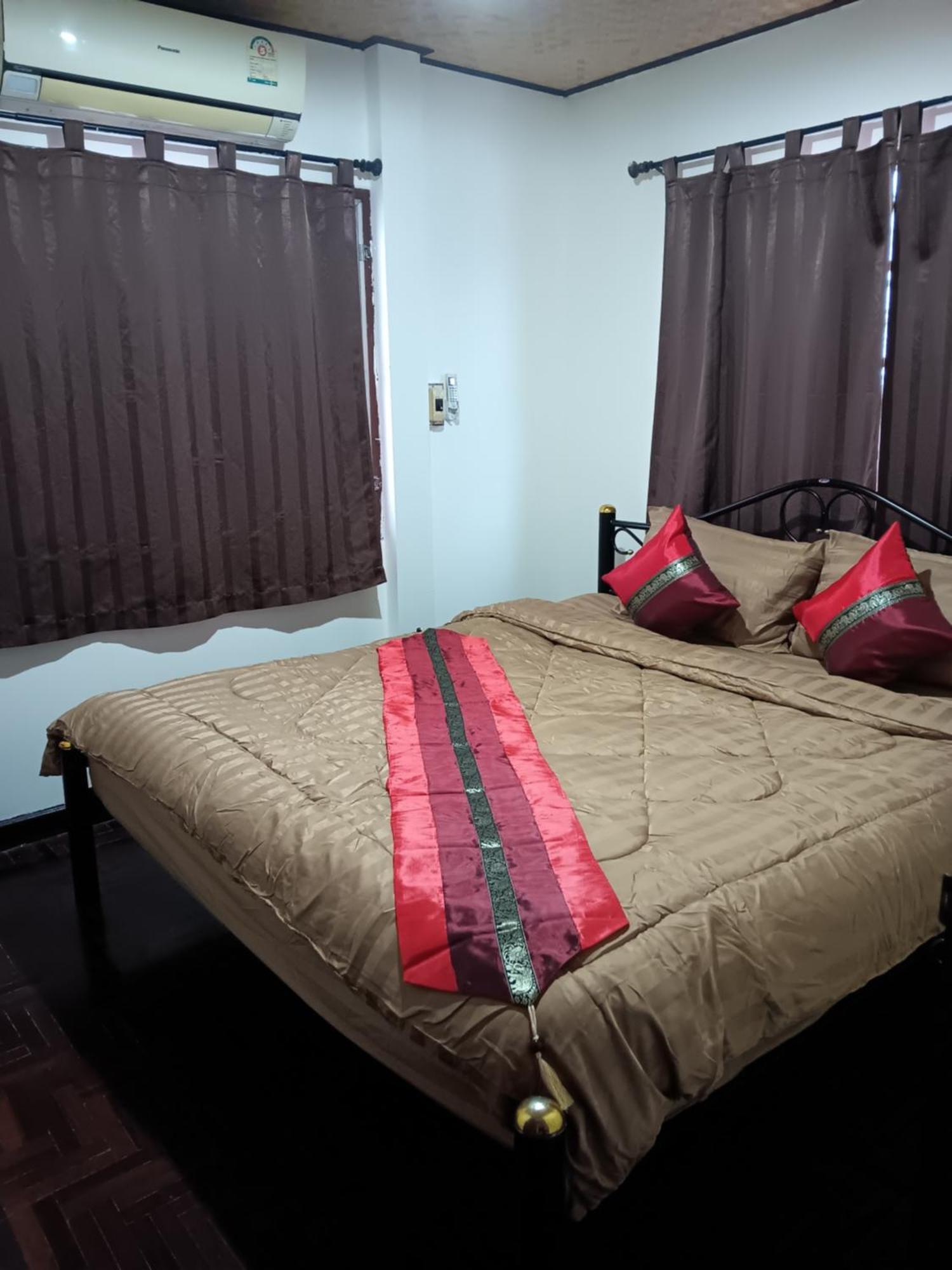 Hug Glur House Tour And (adults Only) Auberge de jeunesse